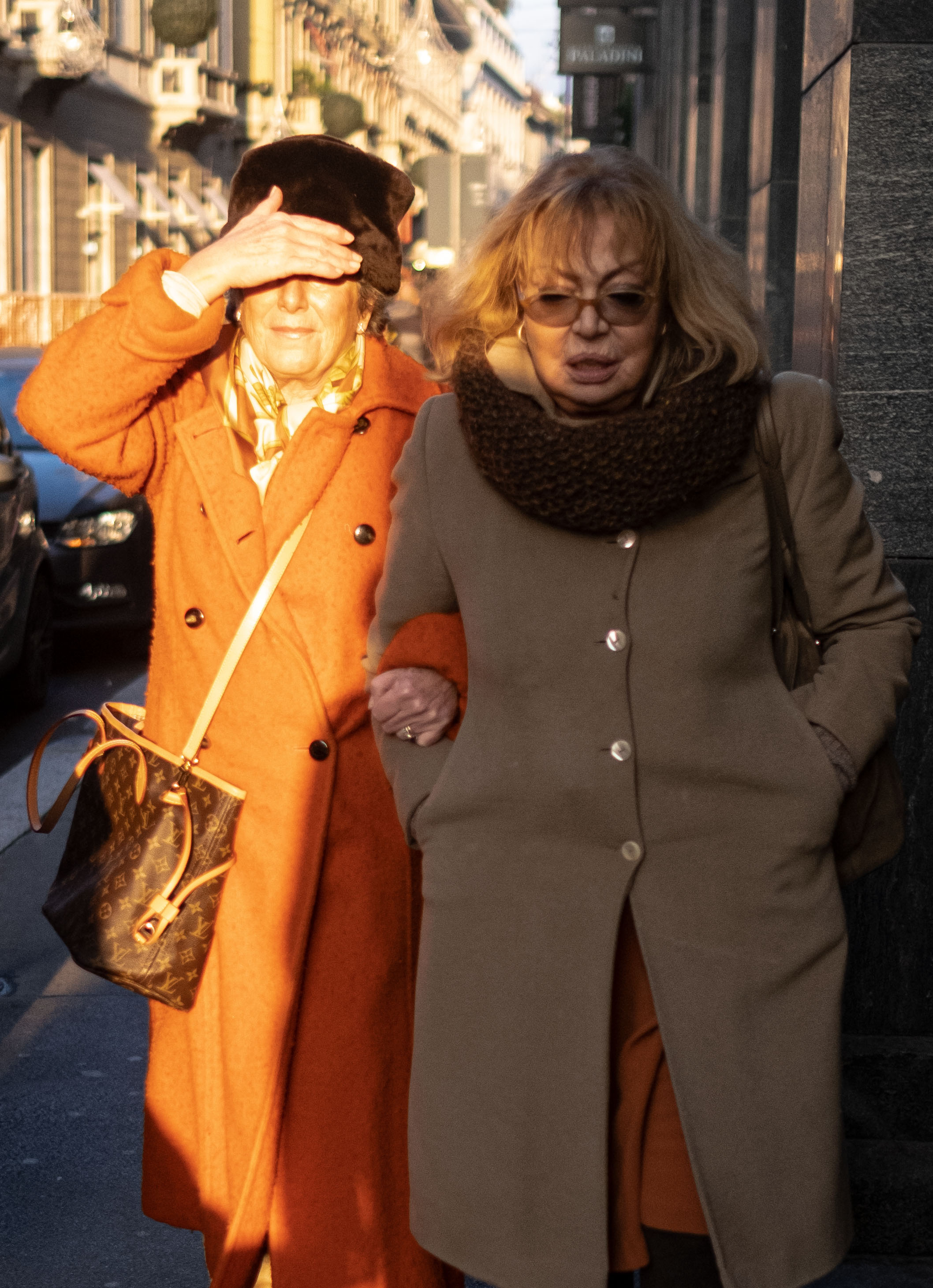 Women in the winter sun